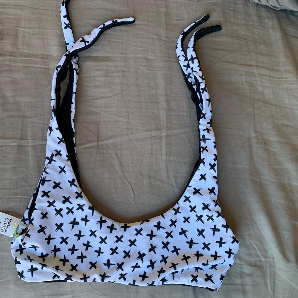 Moana Bikini Black Ribbed Top